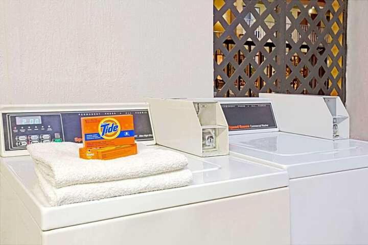 Economy Inn Jax-Op Orange Park Eksteriør billede
